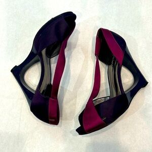 Vintage Y2K Marciano Purple / burgundy Satin Wedge shoes women’s size 7 M